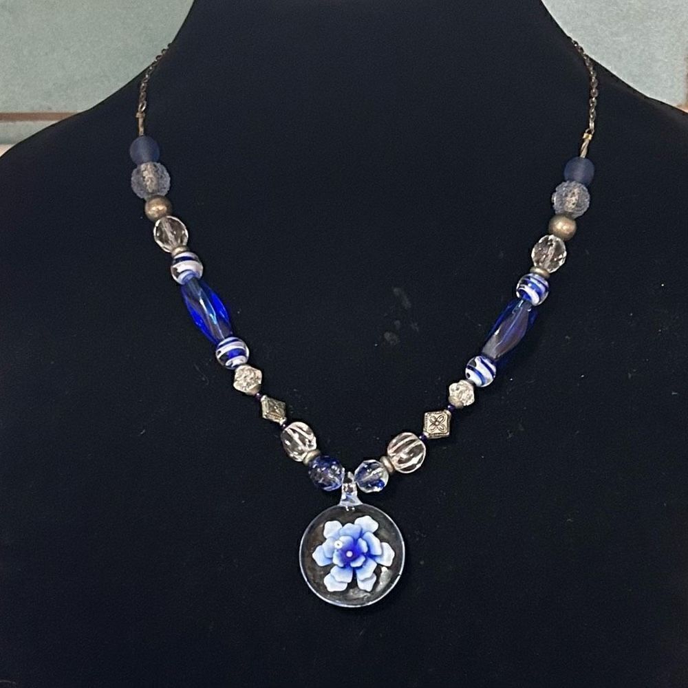 Artisan Art Glass Necklace Women's OS Blue Silver Flower Glass Pendant Beaded